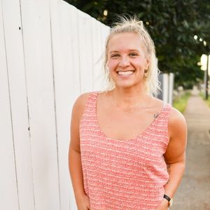 Meet your Posher, Abbey